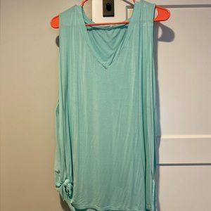 Flattering tank